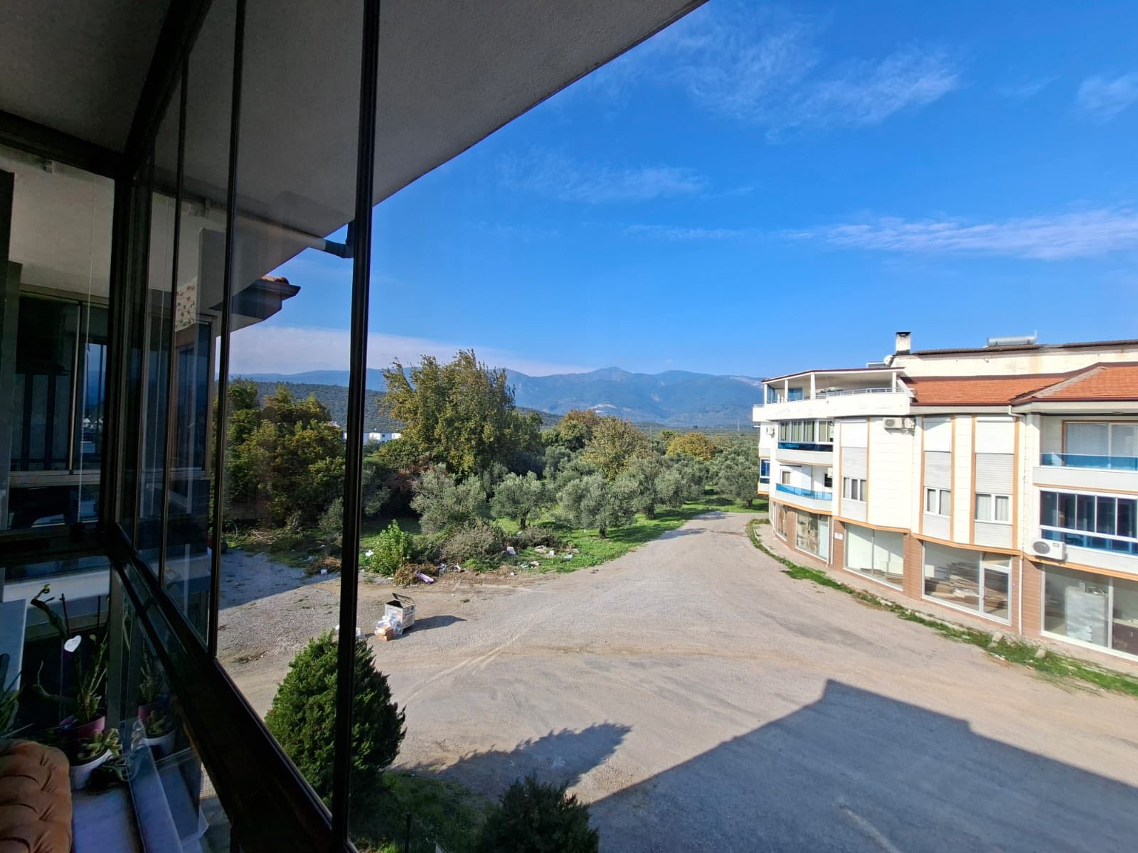 AKÇAY CEMİL TEMEL MAHALLESİNDE 2+1 AYRI MUTFAK ÖN CEPHE GENİŞ VE FERAH DAİRE - Görsel 3