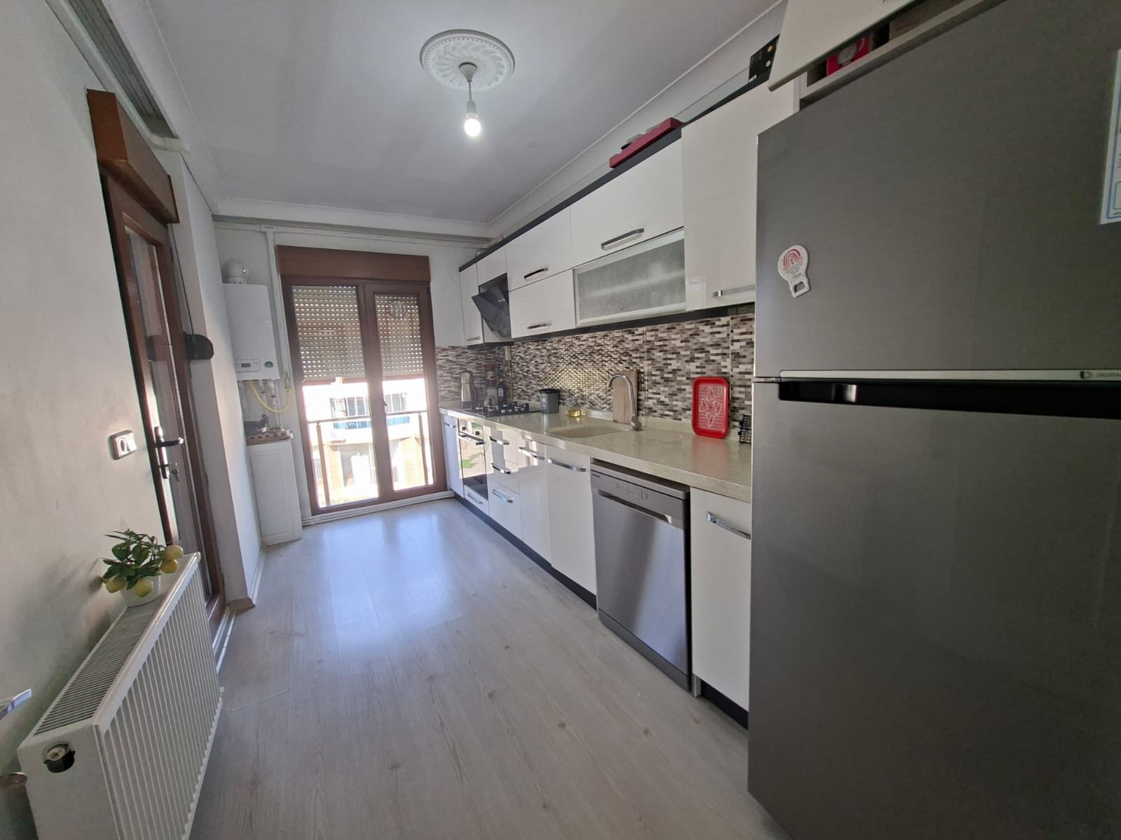 AKÇAY CEMİL TEMEL MAHALLESİNDE 2+1 AYRI MUTFAK ÖN CEPHE GENİŞ VE FERAH DAİRE - Görsel 4